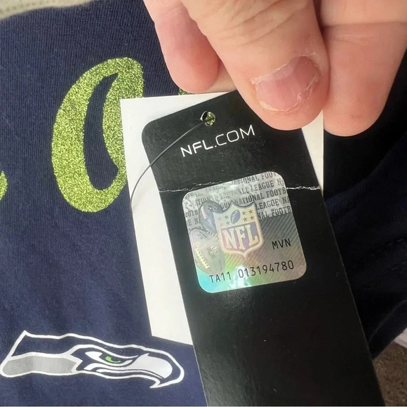 NWT Seahawks V-Neck “Bring on the 12s” T-shirt in blue & green size large - Picture 6 of 6